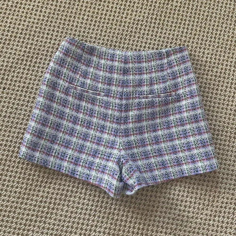 House of Harlow Tweed Shorts - Picture 2 of 6